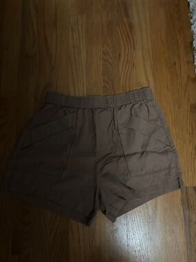 Vuori Women's Brown Elastic-Waist Athletic Shorts